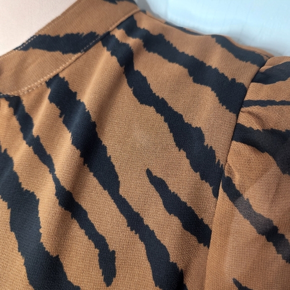 WHBM animal tiger print blouse sheer ruched puff sleeves - Picture 7 of 10
